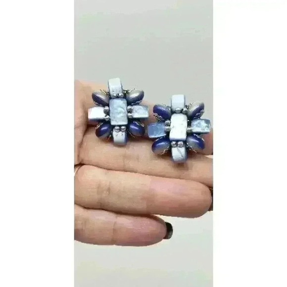 Vintage Earrings Blue Cats eye Moonglow Beaded Clip On Japan 1950s Cats Eye - Picture 8 of 9